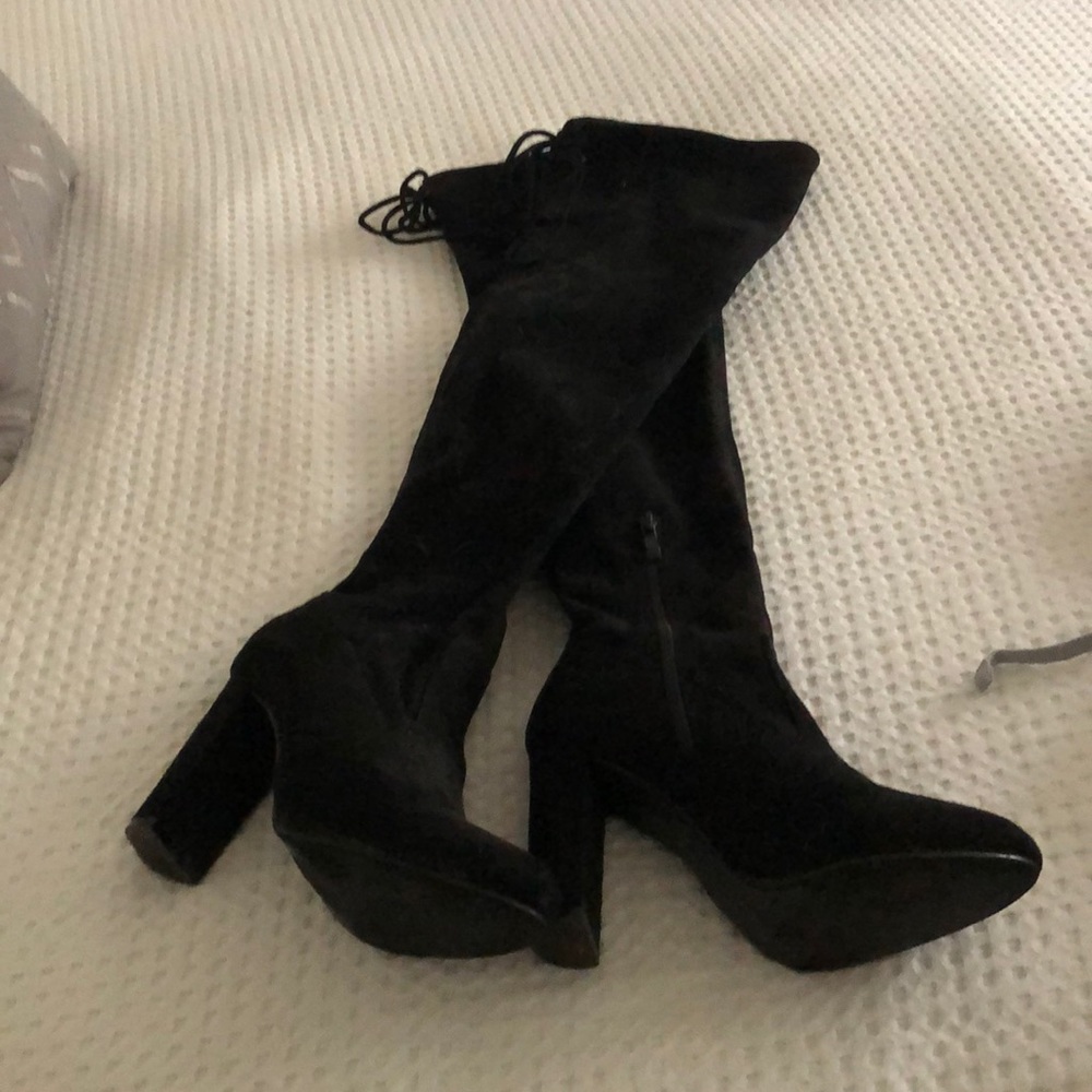Boots over the knee suede.